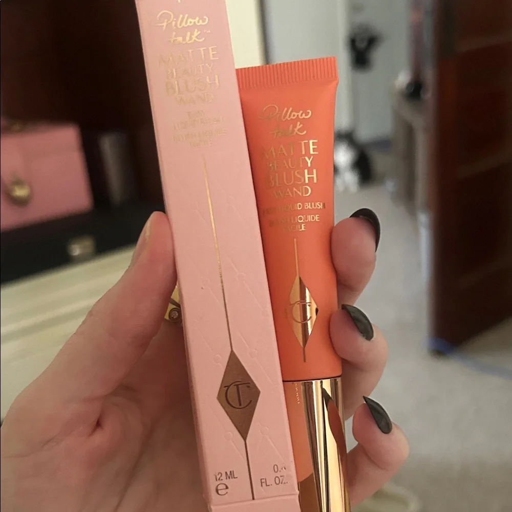 Charlotte Tilbury Pillow Talk Matte Blush Wand - Soft Pink - Picture 3 of 3
